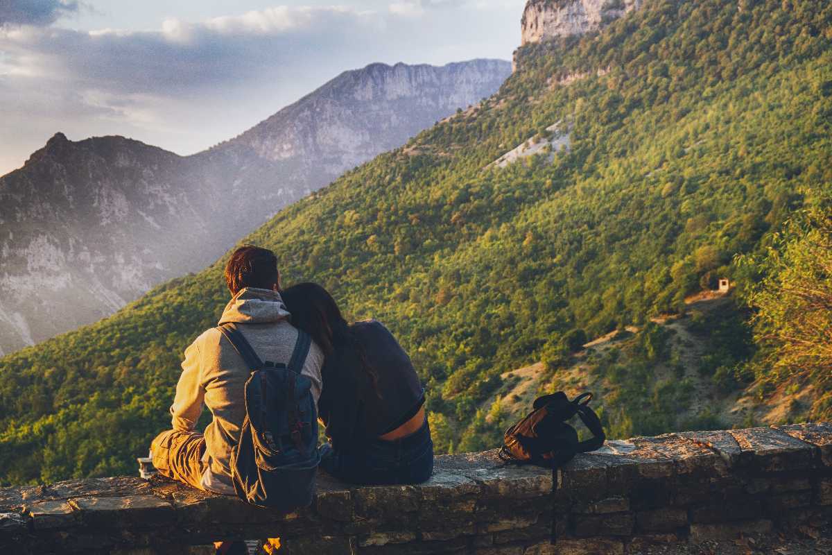 BEST ROMANTIC HIKING DESTINATIONS IN INDIA FOR COUPLES.