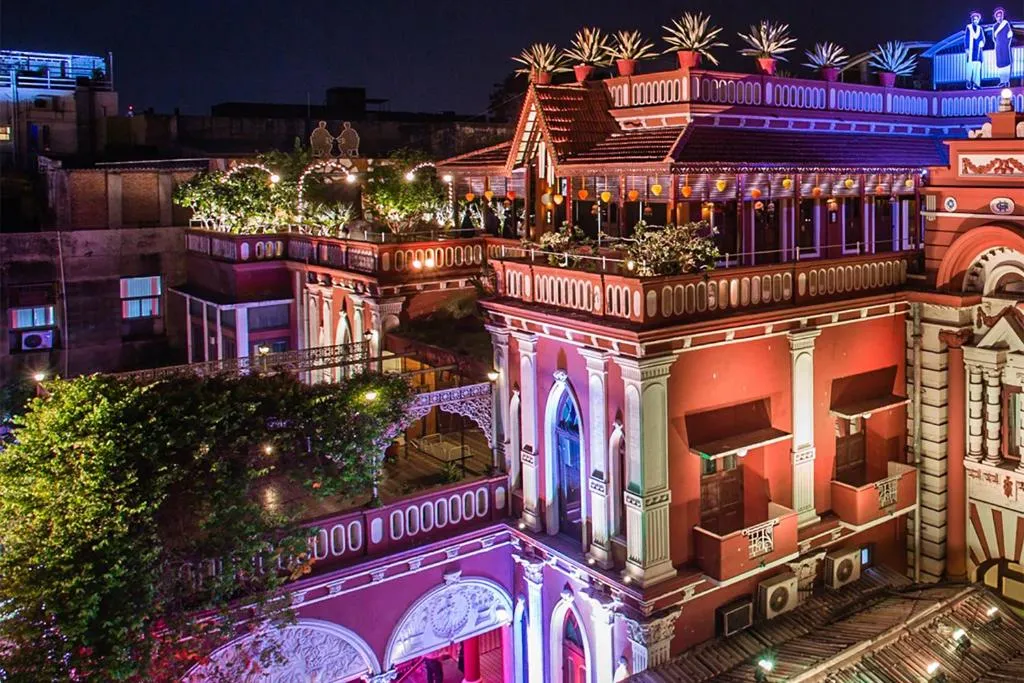 BOOKINGS FOR THE COUPLE HOTELS IN AHMEDABAD ARE BECOMING PREVALENT?