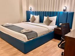 FEELING TRAVEL WEARY BEFORE YOUR BUSINESS MEETING? LOOK FOR HOURLY HOTELS AROUND YOU!